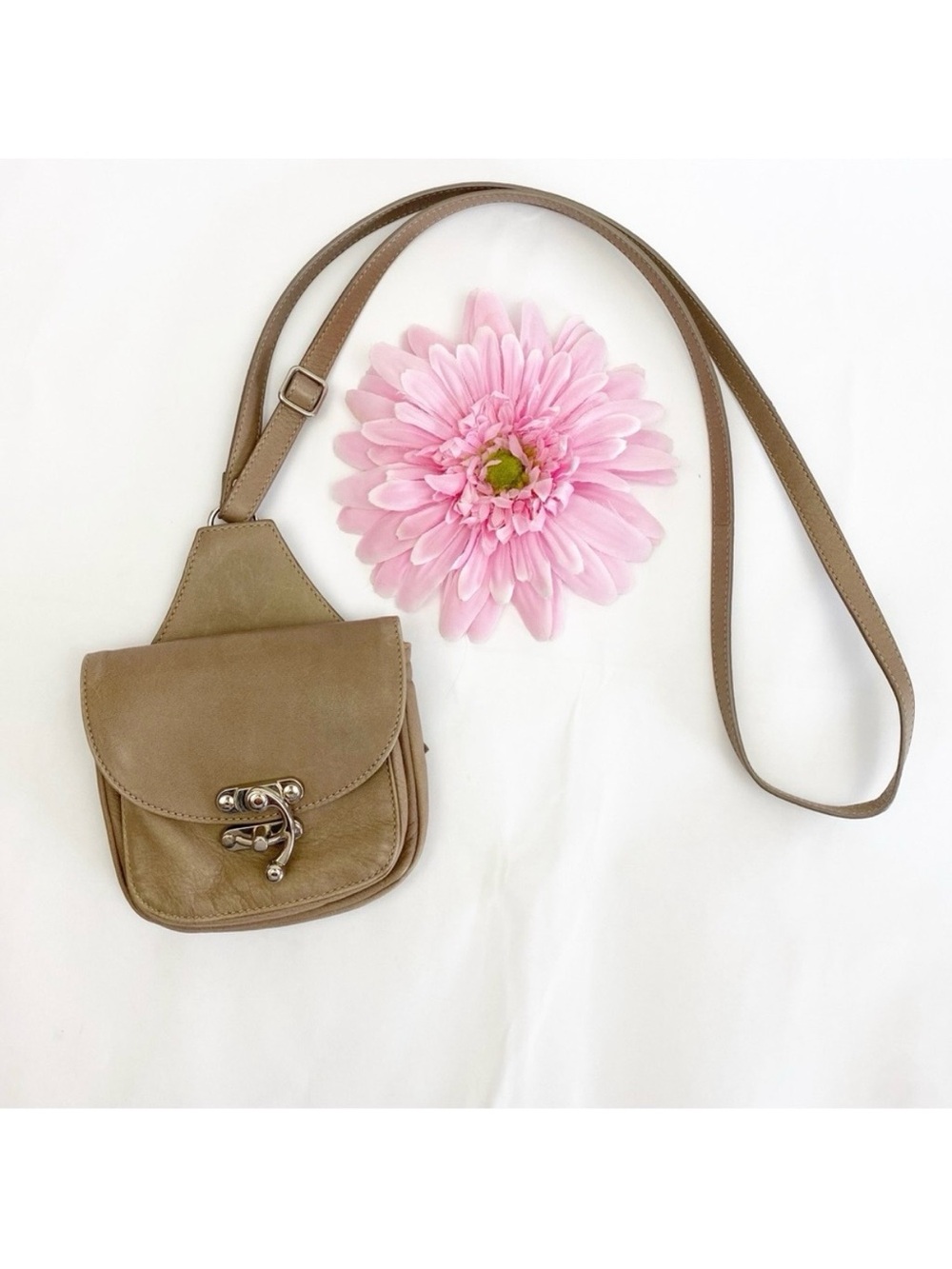 Sundance Go Anywhere Leather Mini Crossbody Pouch Bag Tan